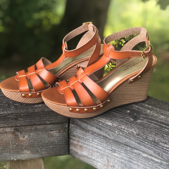 American Living Abaline T-Strap  Wedge Sandals - Picture 6 of 10